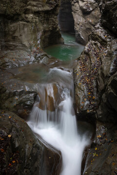 Samandere waterfall is a beautiful resting and picnic area  located within the borders of D&uuml;zce province.