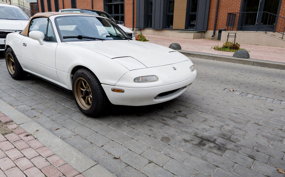  classic Mazda MX-5 Miata