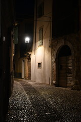 Gasse in Malcesine, nachts