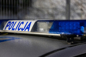 Szyba samochodu pokryta lodem w zimie. Mróz © FotoDax