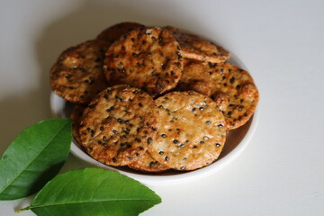 お茶の時間　健康的なごませんべい