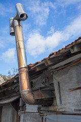 古いトタンの煙突