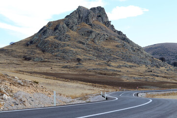 The road leading to the mountains. © Kybele
