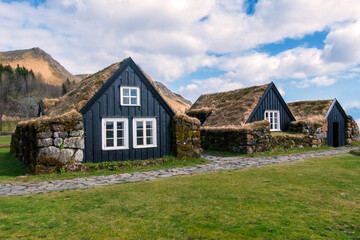 Fototapeta premium grass roof, icelandic culture, rural, historical, nordic, wooden house, remote, scenic, green roof, folklore, viking house, heritage building, heritage, history, northern europe, turf houses, traditio