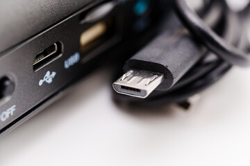 Understanding the parts of a radio receiver and its connection port