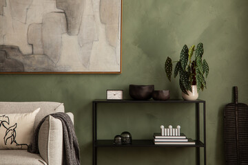 Stylish Interior: Modern Decor and Green Wall