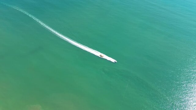 Ciadade de Itapema com praias e edificios beira mar
