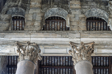 Italy - Rome - Pantheon - Intricate Corinthian capital showcases expertly carved acanthus leaves beneath classical stone entablature © GuillaumeAngleraud