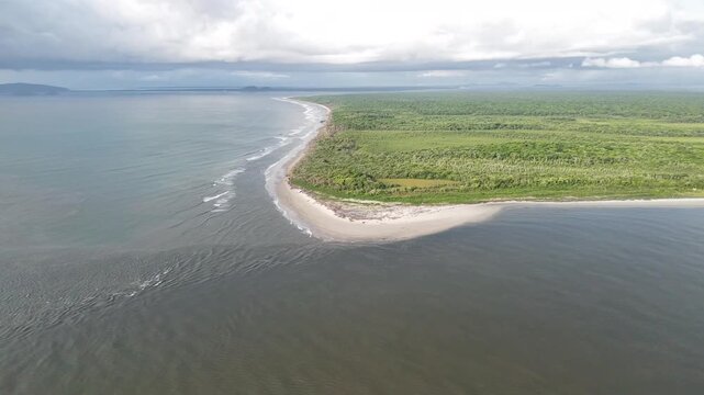 Aerial view of wild beach in Pe&ccedil;as Island - Paranagu&aacute; Bay - Guaraque&ccedil;aba, Paran&aacute;, Brazil