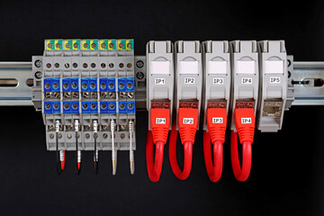 Keystone for obtaining patchcords in Rj45 connectors for Internet connection.