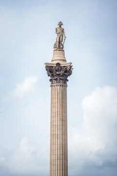 memorable war statues around the London city center
