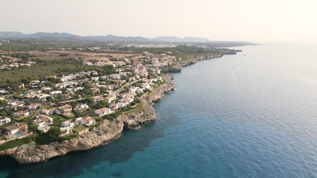 Drone de la cueva de Cala Anguila, playa en zona este de Mallorca, Spain