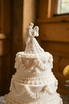 Wedding cake topper detail 
