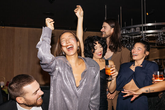 Grooving in glamour
