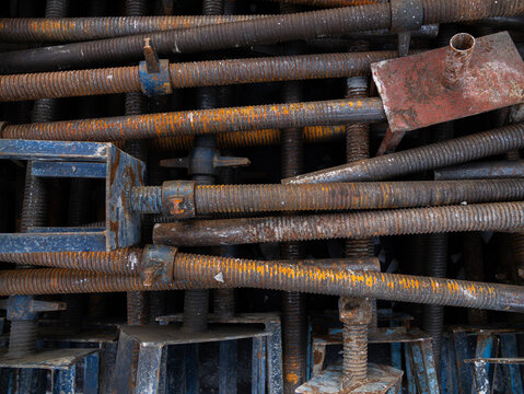 Threaded steel formwork rods and construction hardware