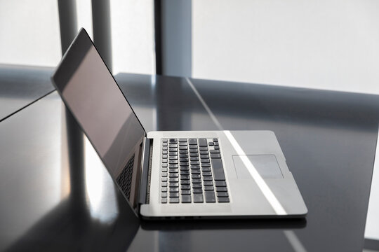 Laptop keyboard computer blank screen lab