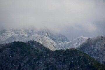 Fototapeta premium 冬の山寺・五大堂からの眺望（山形県・山形市）