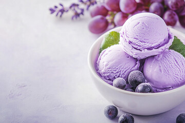 グレープカラーの余韻 上品なパープルアイス