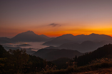 Obraz premium 蛇越展望所から望む由布岳と雲海