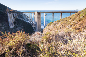 Naklejka premium Scenic Ocean Bridge Over Canyon in Big Sur, California, Aerial V