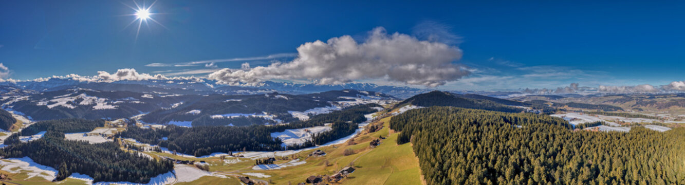 Chuderh&uuml;si, R&ouml;thenbach im Emmental, Kanton Bern, Schweiz, Luftaufnahme Februar 2026