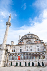 Fototapeta premium Laleli Mosque, Laleli Camii, a famous mosque in the old town of Istanbul, Turkey.