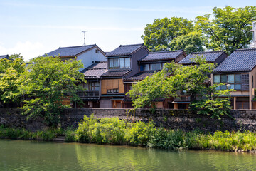 Obraz premium Old Kazue-machi district and Asano River in Kanazawa, Japan