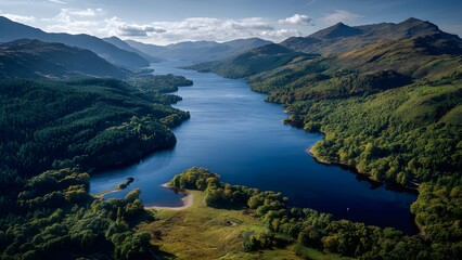 Naklejka premium Breathtaking isolated serene, unpopulated landscape showcasing scottish Loch Lomond & The Trossachs – Beautiful lochs, hills, and woodlands