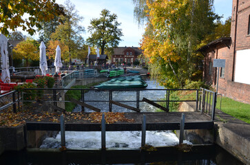 Wehr Burger M&uuml;hle am Spreewaldhafen im Herbst