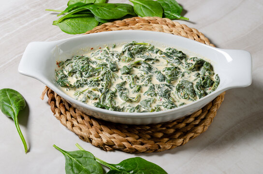 Creamed spinach with creamy garlic sauce