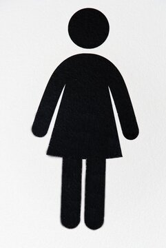 Frauen-Piktogramm als Hinweisschilf f&uuml;r Toilette