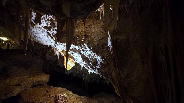 Ngilgi Cave interior features Western Australia