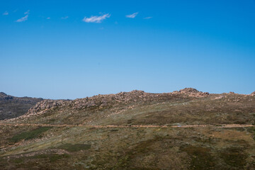Obraz premium Car on Trail Mount Kosciuszko