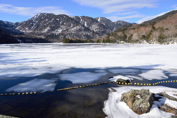 冬の湯ノ湖