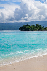 Obraz premium Turquoise tropical beach landscape at Labuhan Jukung Beach, Krui, Lampung