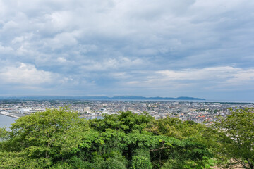 米子市の中心部にある湊山から眺める中海