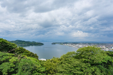 米子市の中心部にある湊山から眺める中海