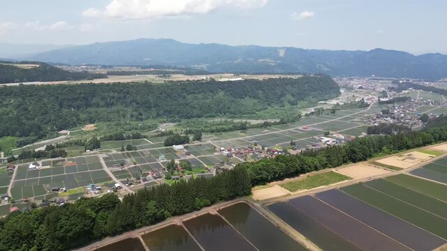 田んぼと河岸段丘_Rice fields and river terraces_03