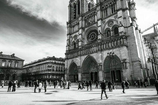 CATHEDRALE NOTRE DAME DE PARIS