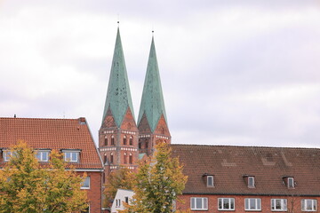 Obraz premium Blick in die Altstadt der Hansestadt Lübeck