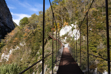 Passerelle sur le Sescou&eacute;