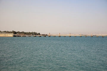 Obraz premium Beach, Hill, Peer and the Red Sea