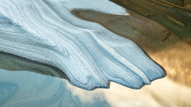 Abstract Gneiss Rock Texture &ndash; Premium Geological Pattern from the Verzasca Valley, Switzerland