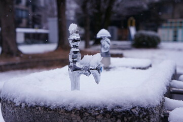 水飲み場の雪景色