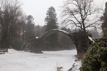 Most Rakotza w Kromlau - Diabelski Most w Niemczech © Monika