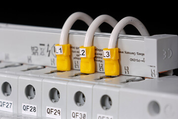 Connecting the electrical module using copper electrical insulated wires. 