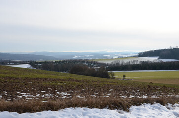 Winterliche Schneelandschaft im Erzgebirge