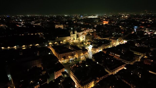 Piazza del Popolo e Piazza di Spagna a Roma, Italia. Vista aerea notturna in Timelapse. 
Veduta dell'alto in time lapse del Tridente nel centro storico di Roma. Italia. 