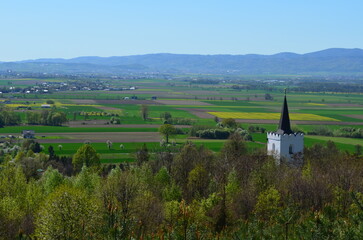 Widok ze Wzgórz Kiełczyńskich w kierunku Karkonoszy © Ewa