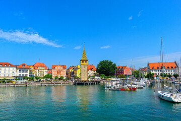 Obraz premium Hafen der Insel Lindau am Bodensee in Bayern